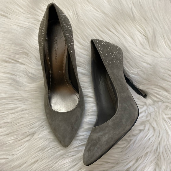 Gray suede pointed toe heels - Picture 2 of 9